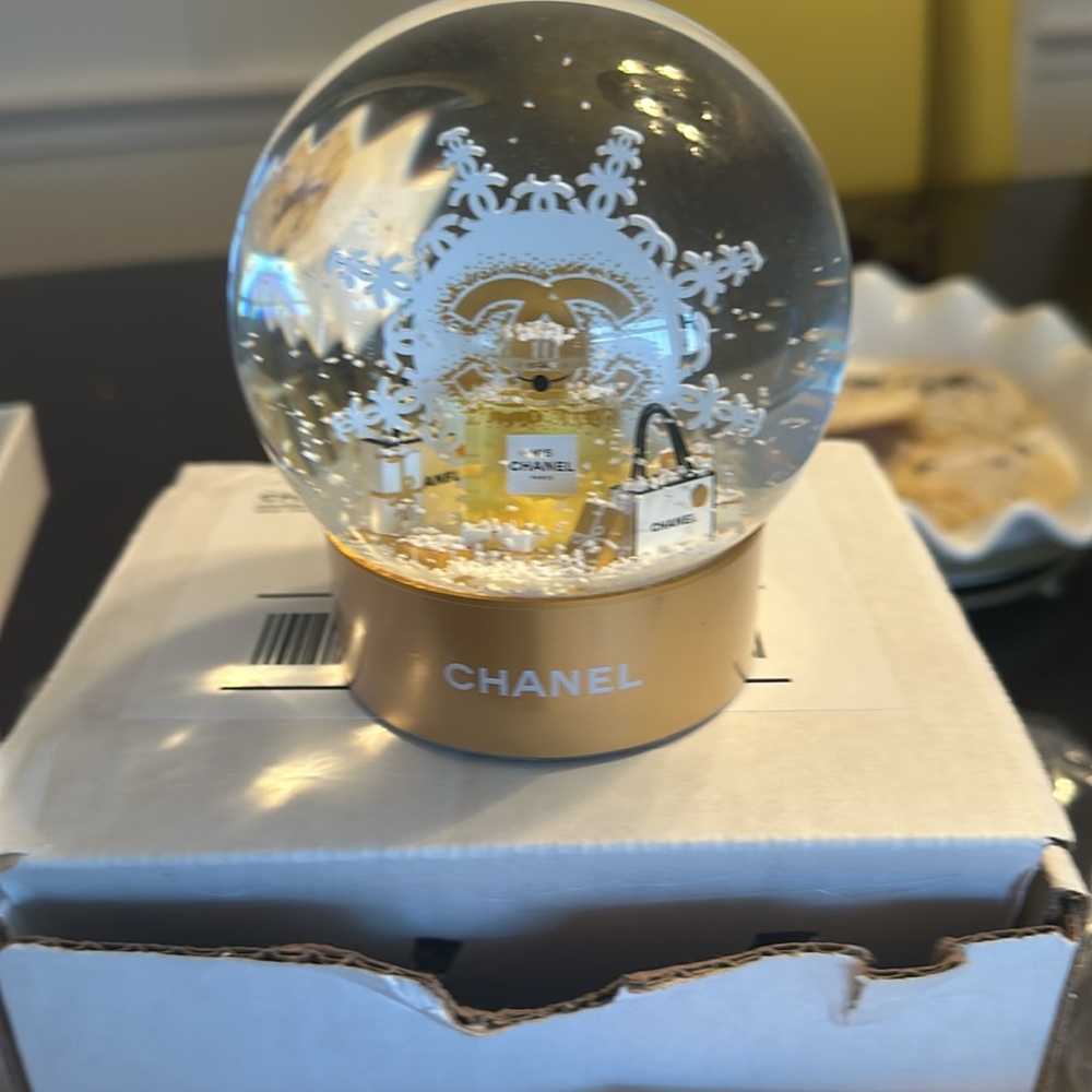Chanel 2025 authentic snow globe
